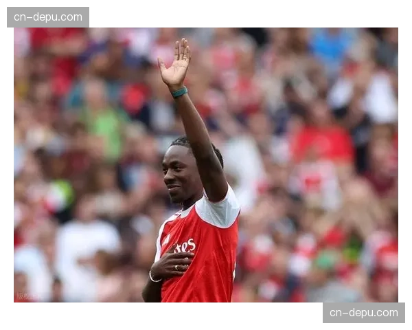 人物特写:水晶宫小将埃泽,如何在反击中成为关键的持球推进点 人物特写:水晶宫小将埃泽,如何在反击中成为关键的持球推进点